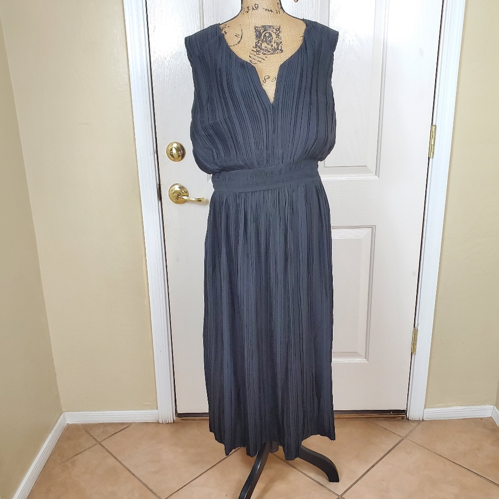 CITY CHIC Perfect Pleat Dress